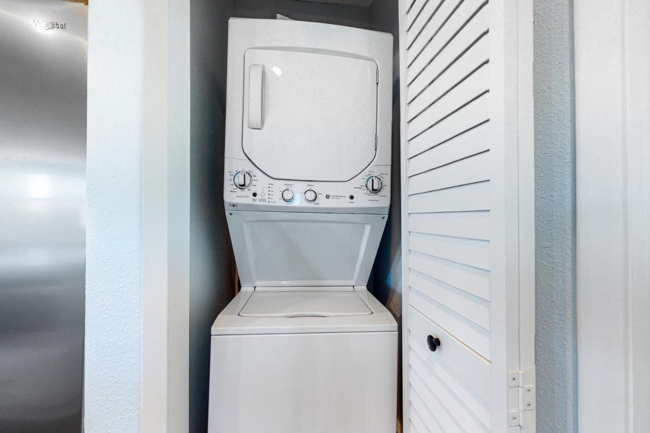Villa Oasis By The Bay-Upstairs Unit Galveston Esterno foto