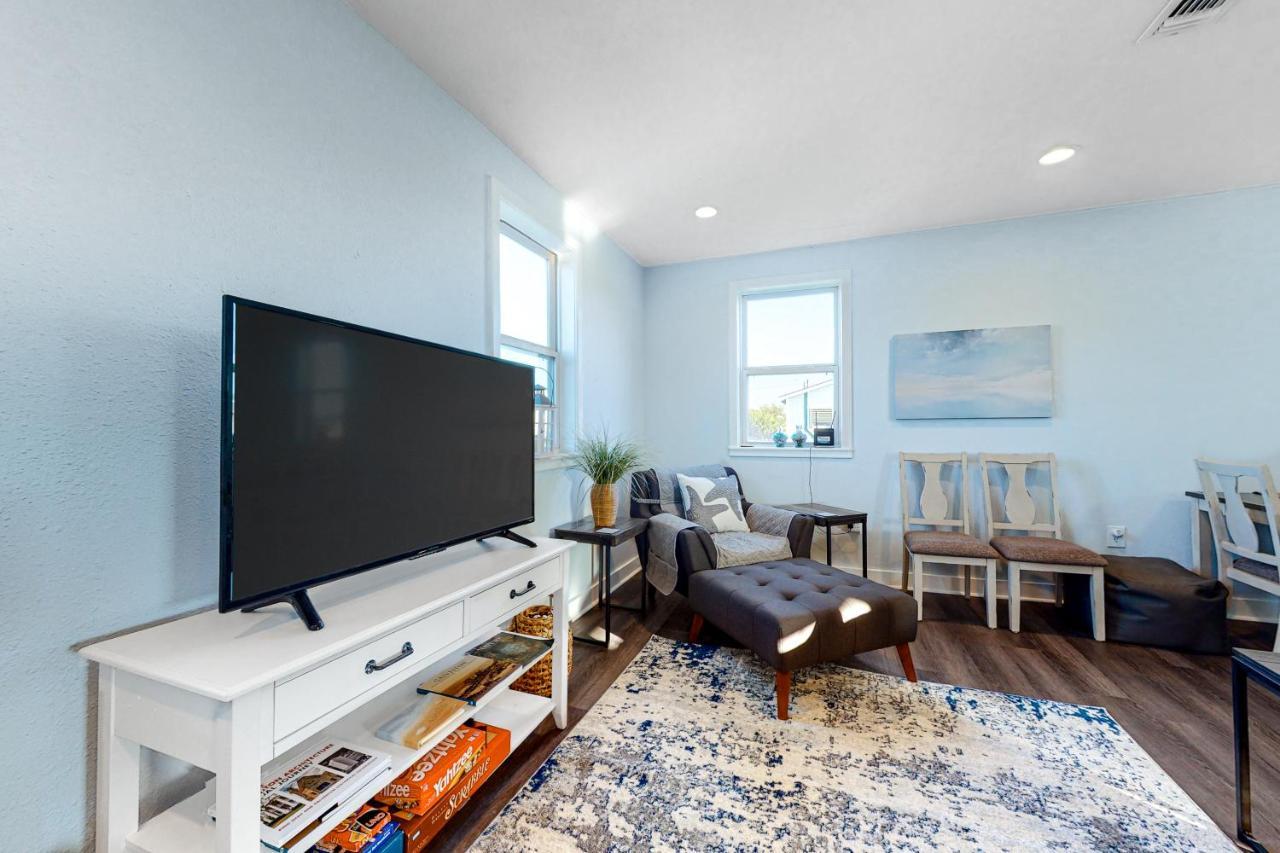 Villa Oasis By The Bay-Upstairs Unit Galveston Esterno foto
