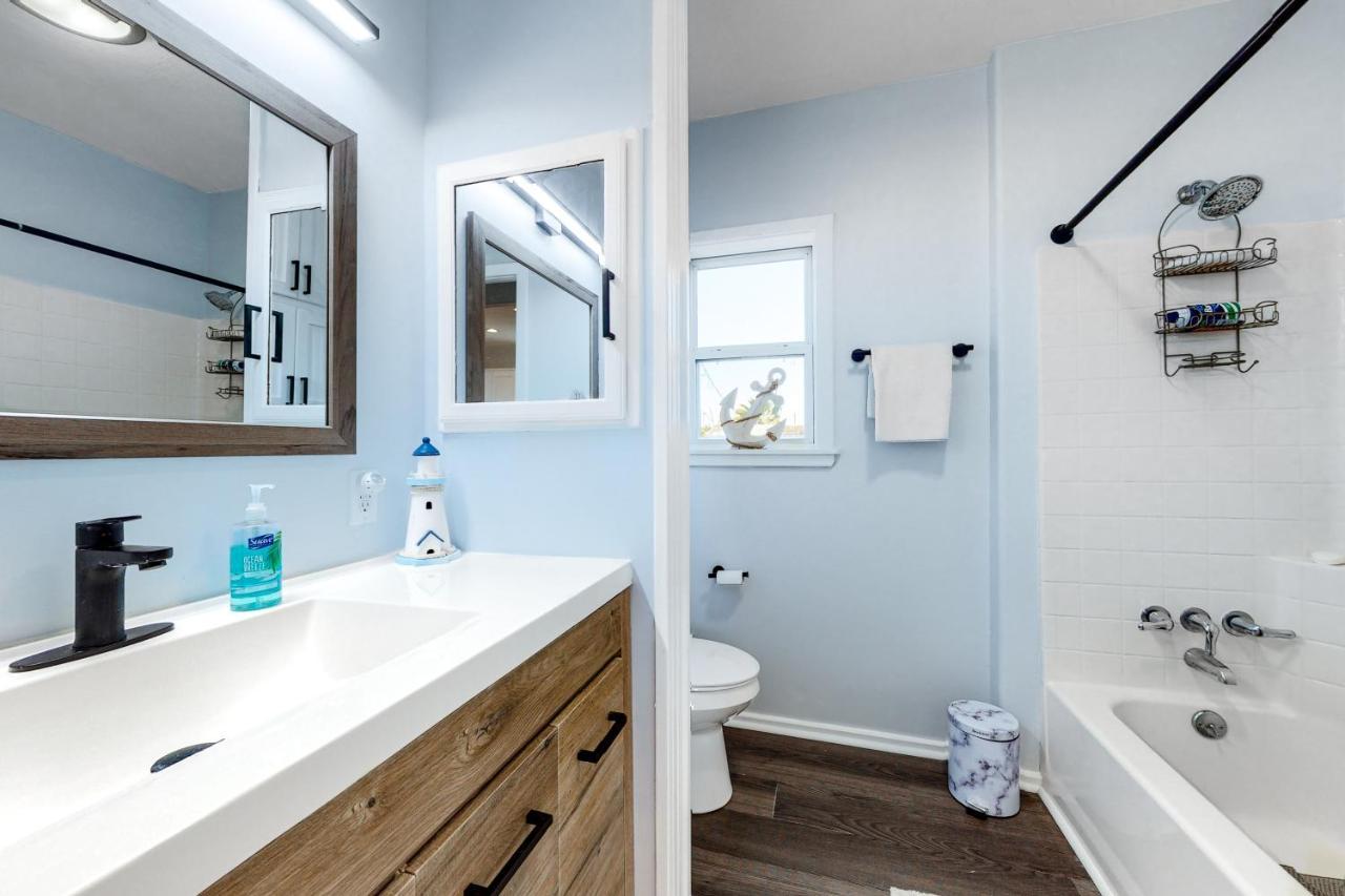 Villa Oasis By The Bay-Upstairs Unit Galveston Esterno foto
