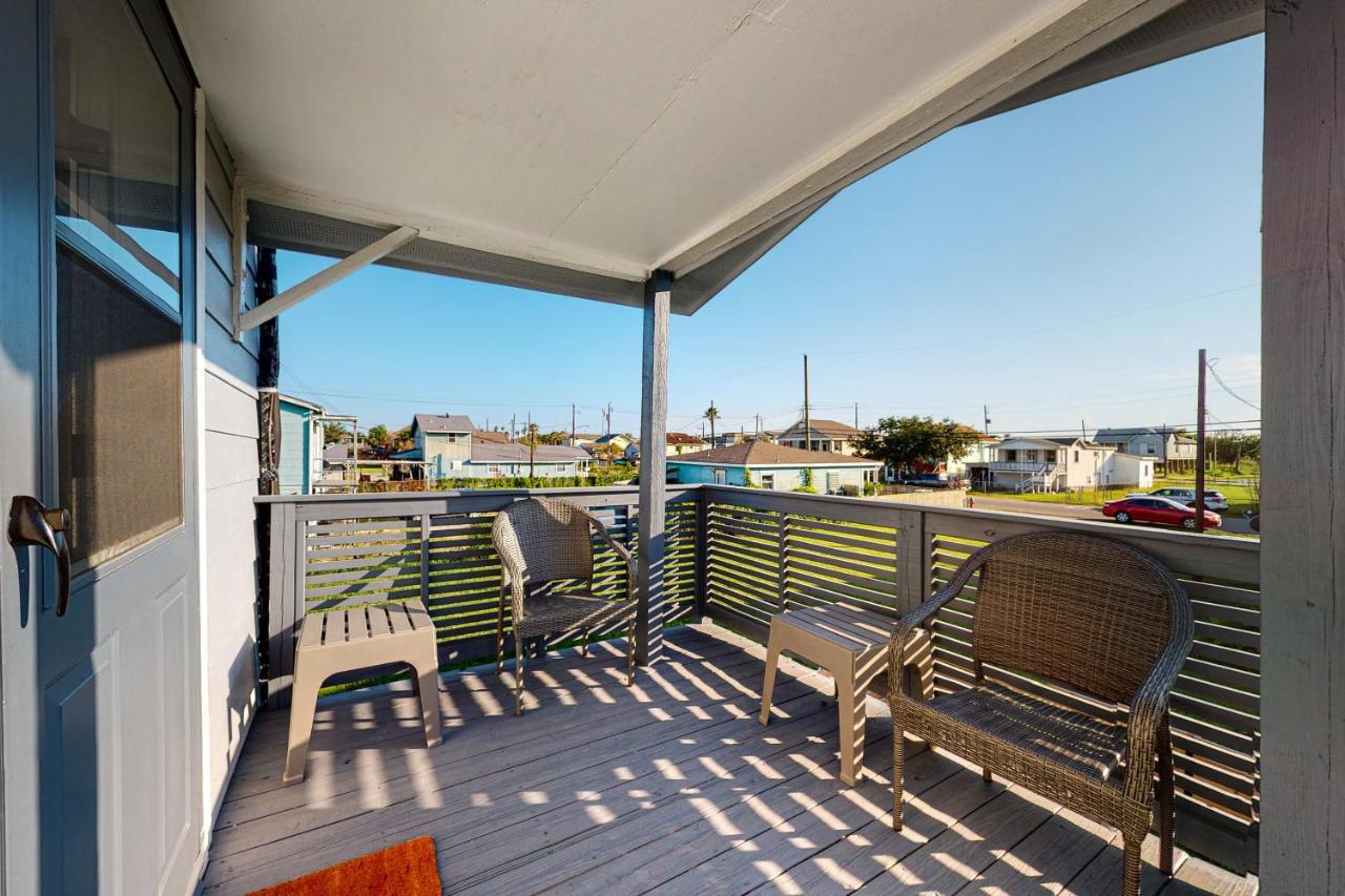 Villa Oasis By The Bay-Upstairs Unit Galveston Esterno foto